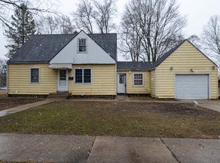 1120 Ogilby Rd, Rockford, IL 61102