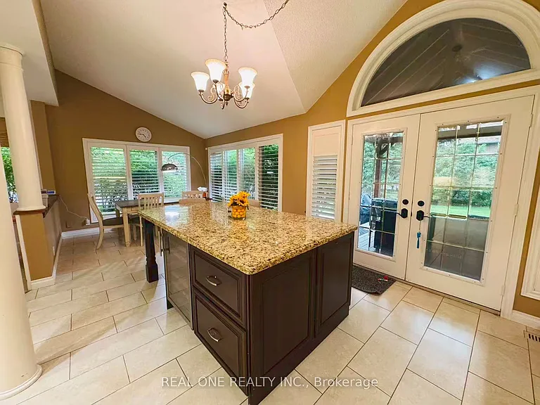 2361 Silverwood Dr — Photo 9