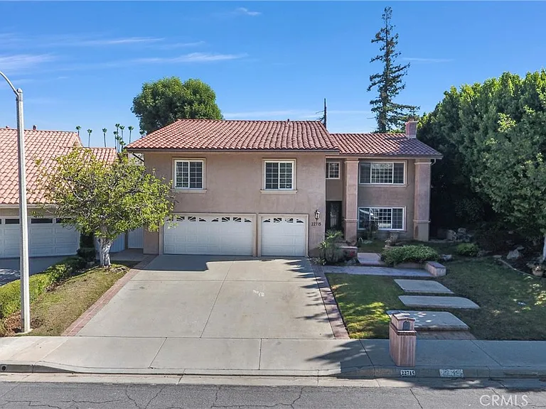 22715 America Way — Photo 1