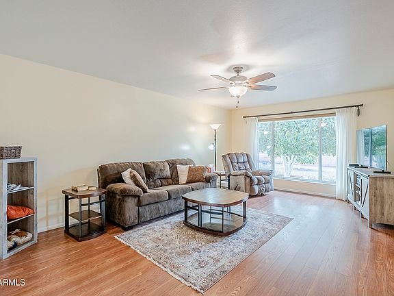 5th image of 10407 W MISSION Lane