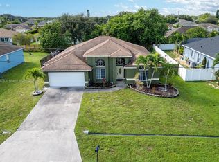 566 SW Halifax Ave, Port Saint Lucie, FL 34953