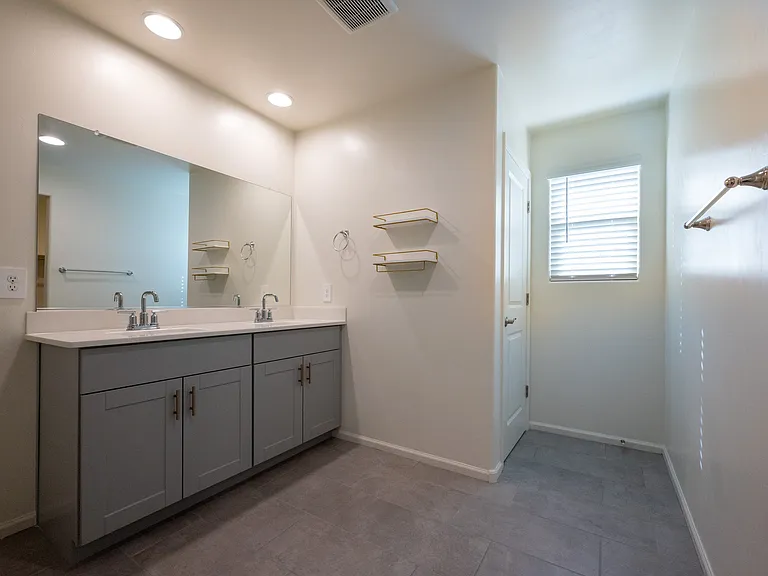 10410 W Robertson St — Photo 17