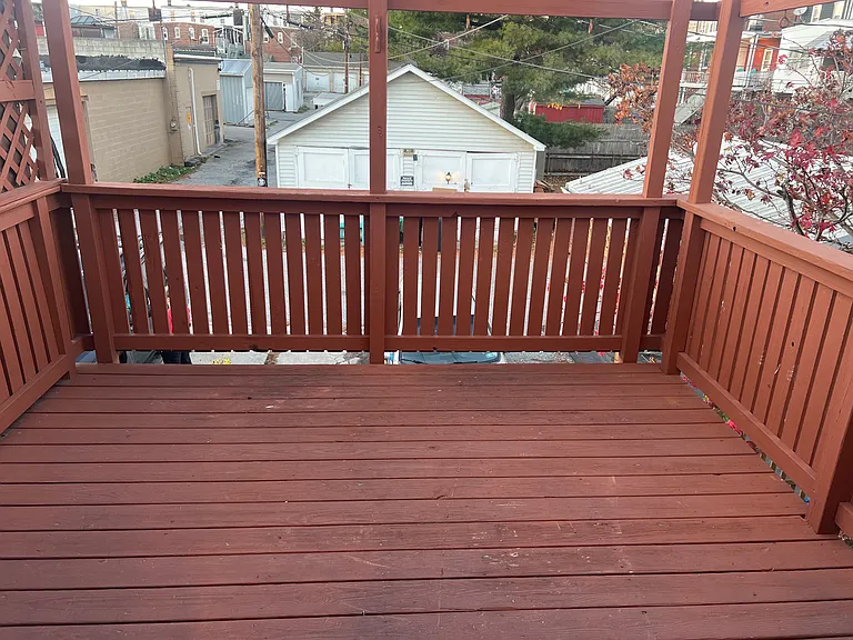 1115 W King St #2 — Photo 11