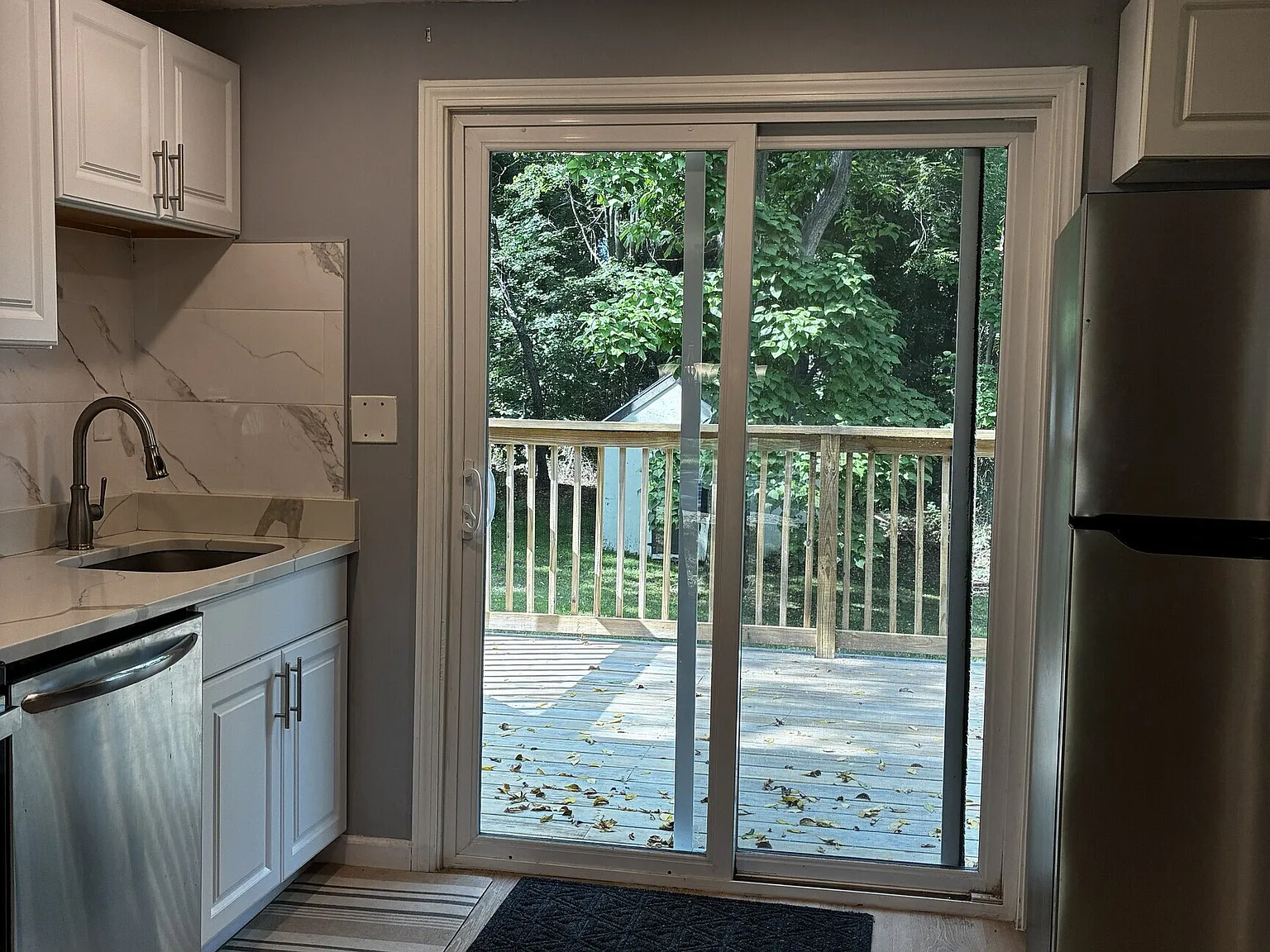3 bed, 1.0 bath, 1606 sqft, $2,495 — Photo 2