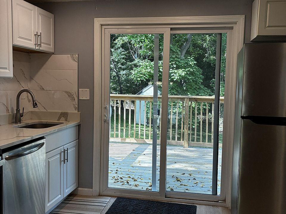 2nd image of 42 Gordon Ave