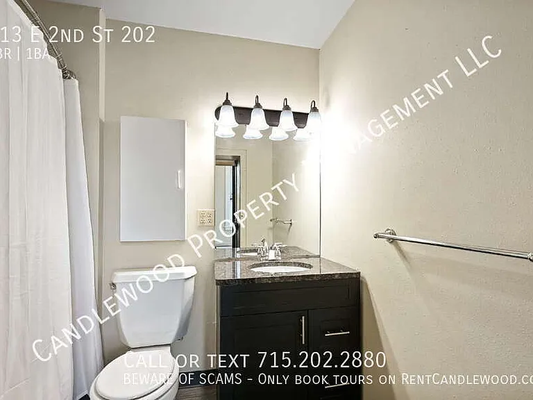 713 E 2nd St #202 — Photo 14