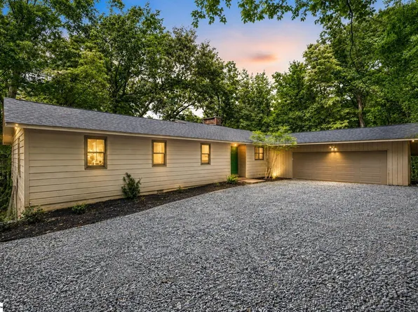 215 Hearthstone Ridge Rd, Landrum, SC 29356