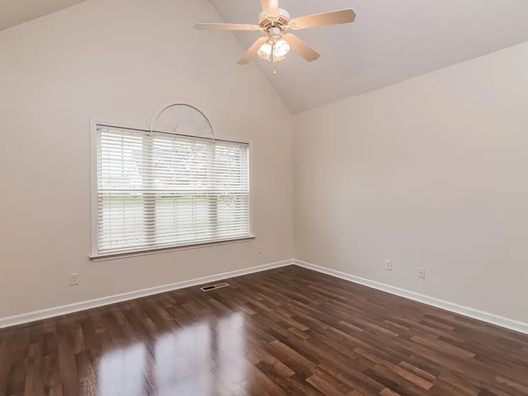1907 Stoney Meadow Dr — Photo 5