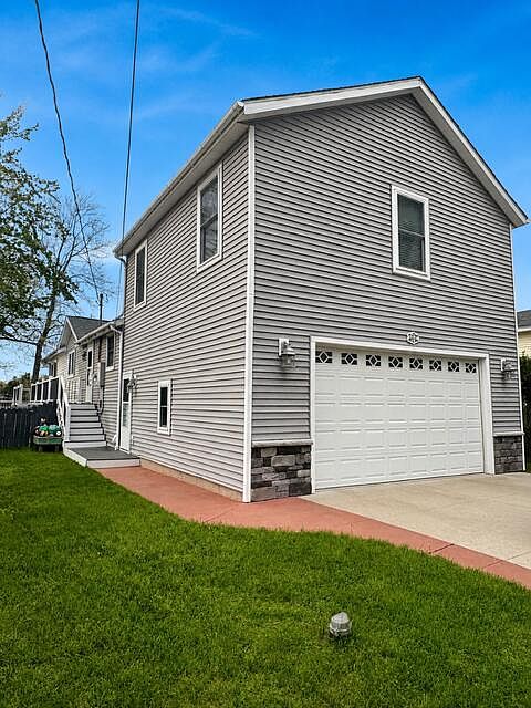 1st image of 8412 Brower Lake Dr NE