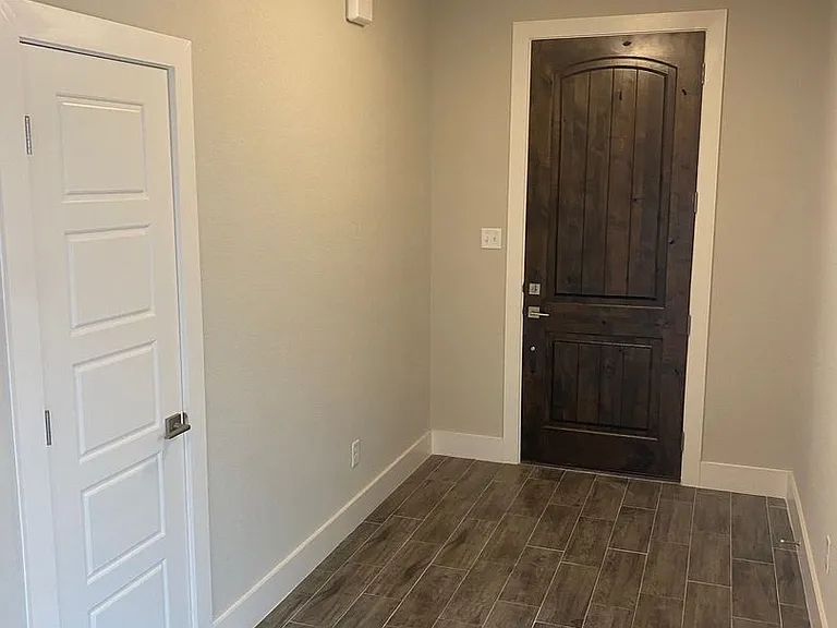 716 The Cottages Dr — Photo 9