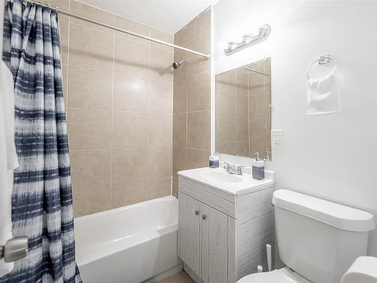 3120 SW 12th Pl — Photo 6