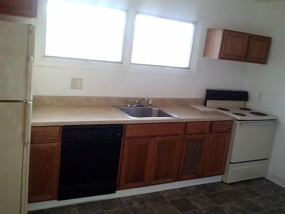 5th image of 2343 Lincoln Ave