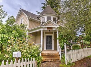 1437 NE Everett St, Camas, WA 98607