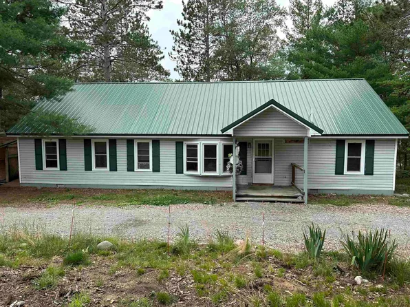 13808 Gibraltar Trl, Johannesburg, MI 49751