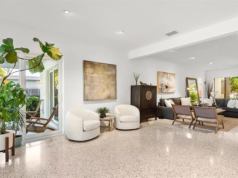 365 N Shore Dr — Photo 17