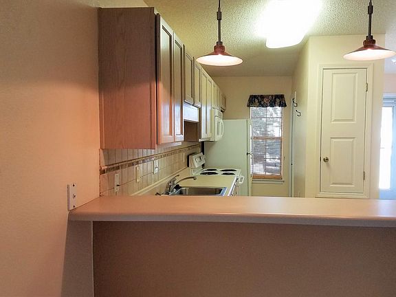 2nd image of 9564 Cobblebrook Dr