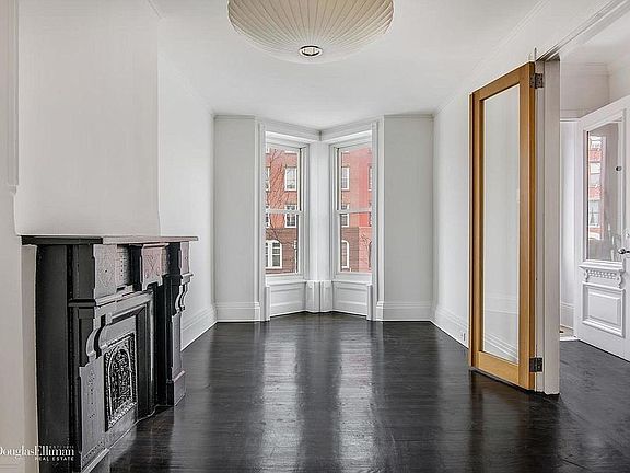 3rd image of 240 Lexington Ave