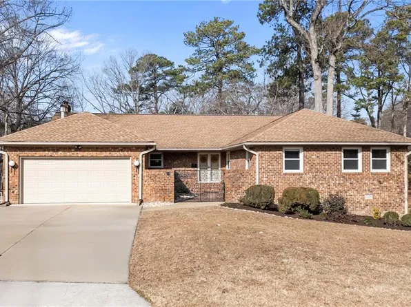 5 Lantern Cir, Newport News, VA 23606