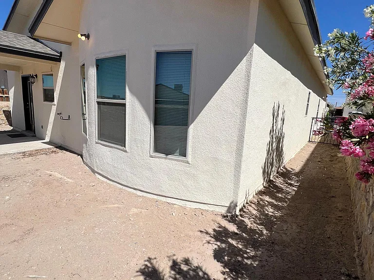 340 Isaias Ave — Photo 32