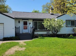 2187 E Eight Mile Rd, Grosse Pointe Woods, MI 48236