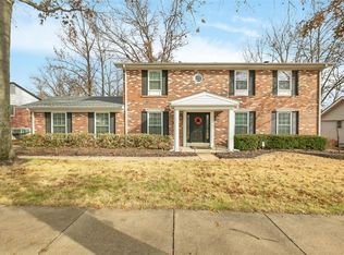 831 Bergquist Dr, Ballwin, MO