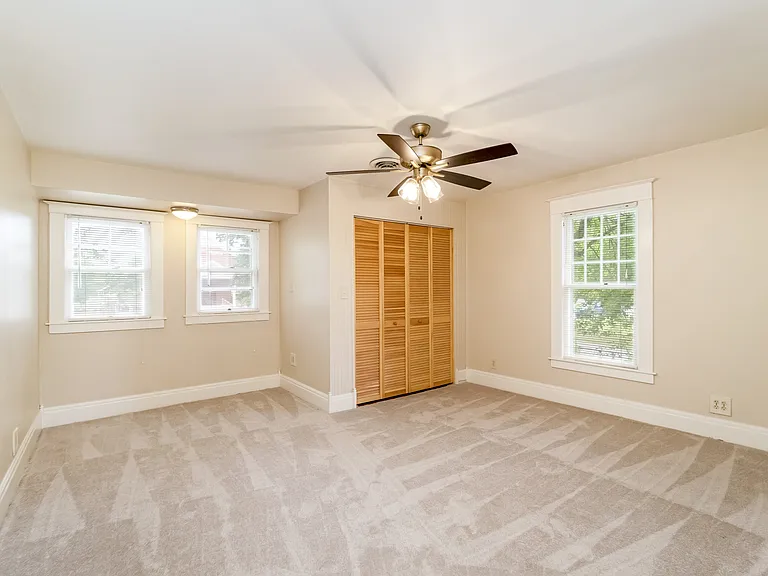 205 W Main St — Photo 20