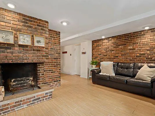 806 W George St #G — Photo 15