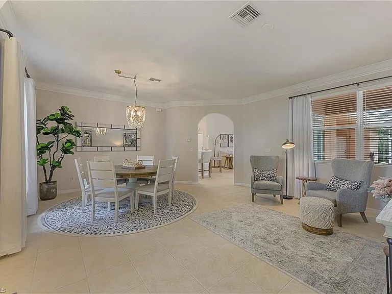 1032 Tivoli Ln — Photo 3
