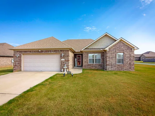 908 Puritan Dr, Jacksonville, AR 72076