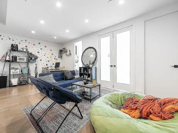 254 E 28th St, Brooklyn, NY
