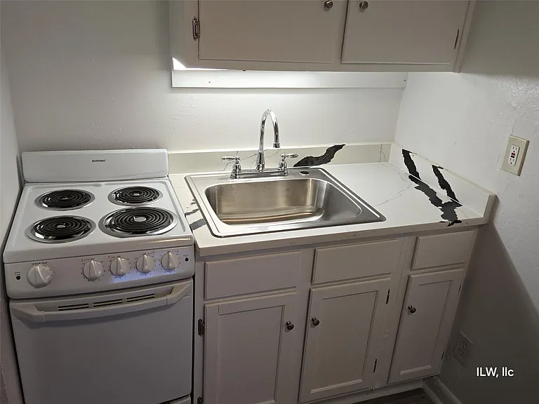 301 Avondale St #28 — Photo 12