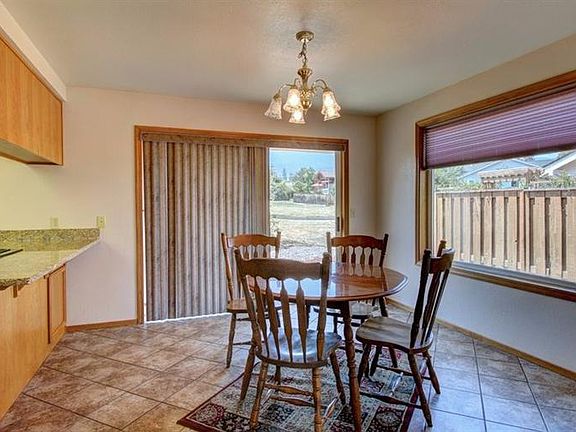 4th image of 1111 Oak Knoll Dr