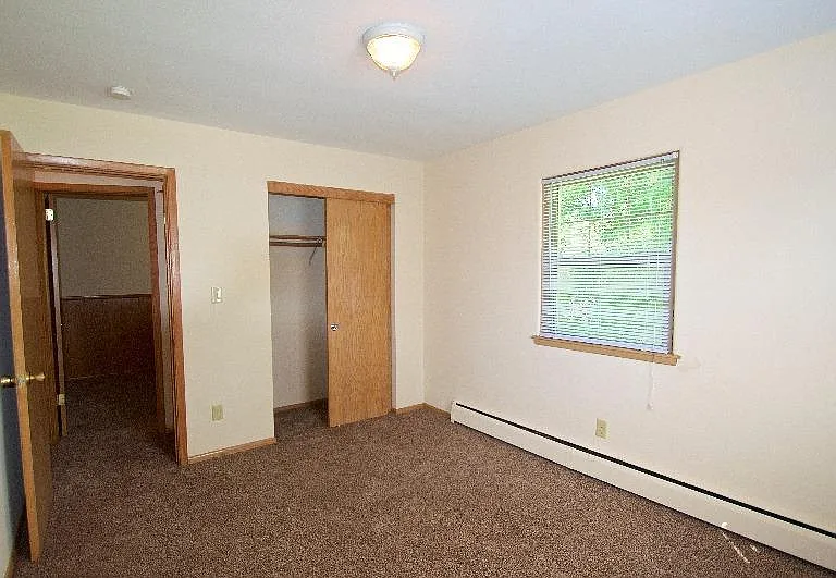 Lexlawn Apartments — Photo 5