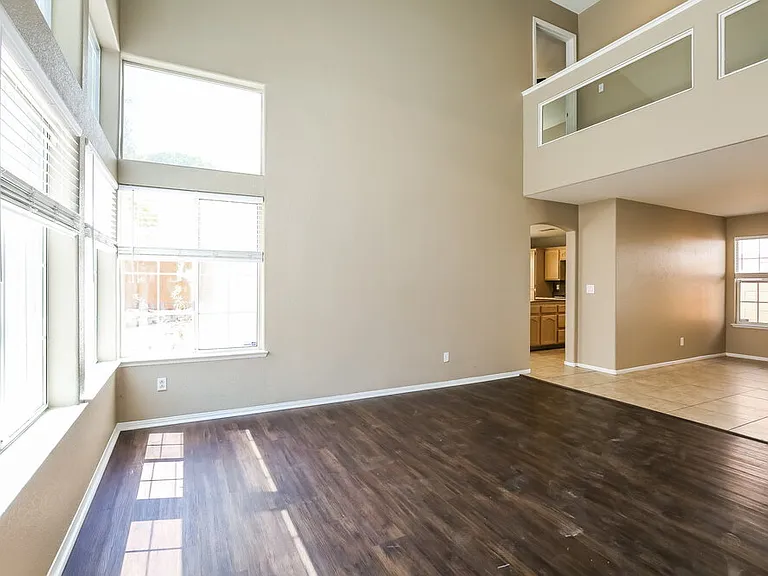 2317 Homeland St — Photo 5