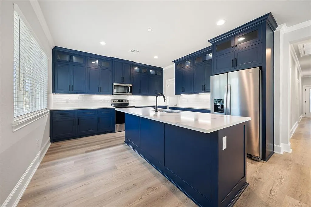 3 bed, 2.0 bath, 1339 sqft, $2,650 — Photo 3