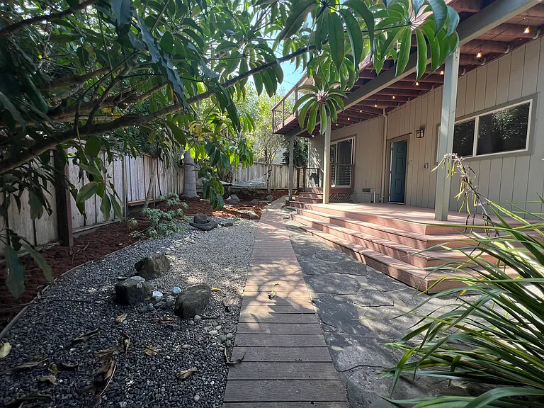 507 Court Way — Photo 25