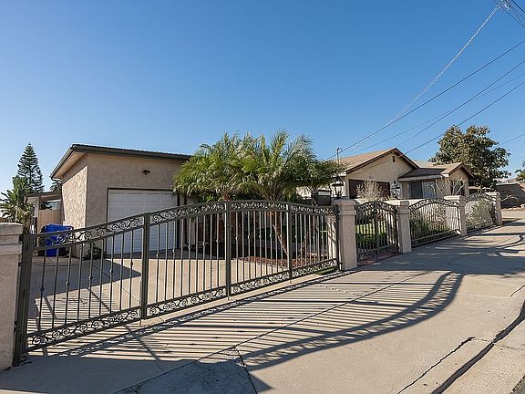 2nd image of 2320 Calle Tres Lomas