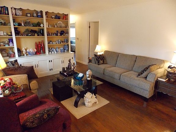 5th image of 115 Willow Dr