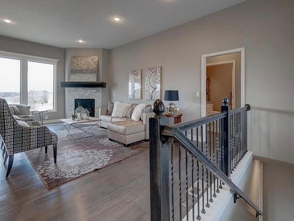 2nd image of 120 SW Wind Garden Cir