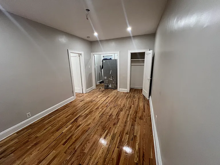 153 Roosevelt Ave #1B — Photo 5