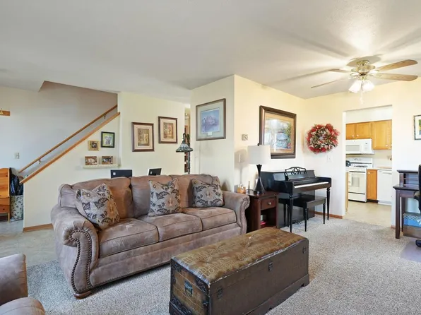 315 East Sunny Hill DRIVE, Elkhorn, WI 53121