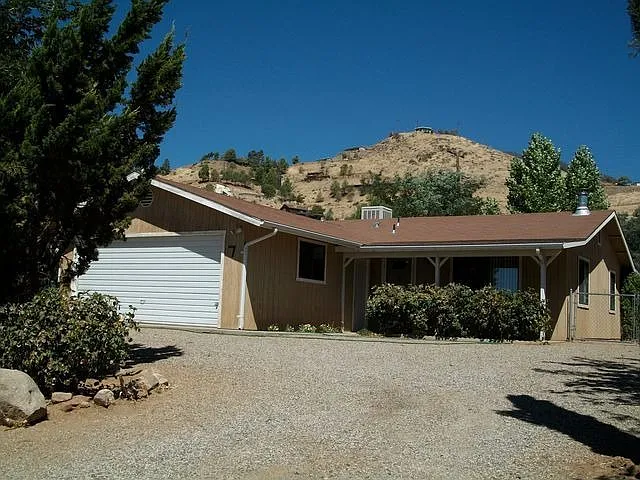 7 Laurel St photo 1