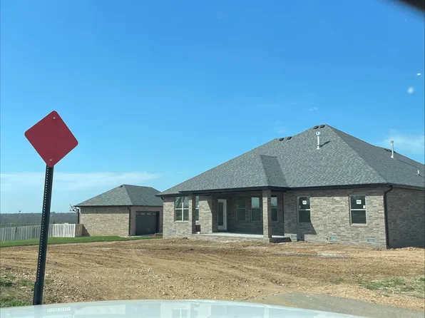 1062 W Franklin Court, Springfield, MO 65810