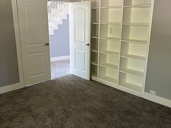 5th image of 7102 Silverthorne Dr