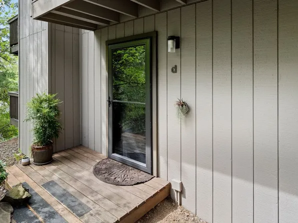 7738 SW Barnes Rd Unit D, Portland, OR 97225