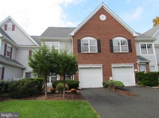 103 Sandpiper Ct, Pennington, NJ 08534