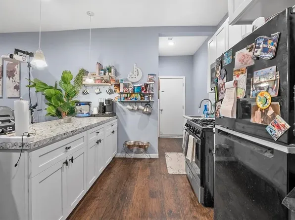 705 8th Street image 10 of 34