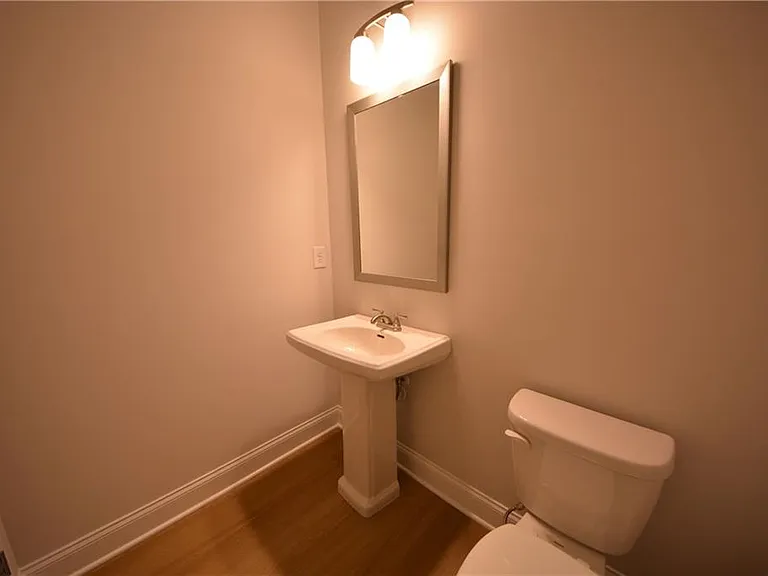 547 Hellen Valley Dr — Photo 18