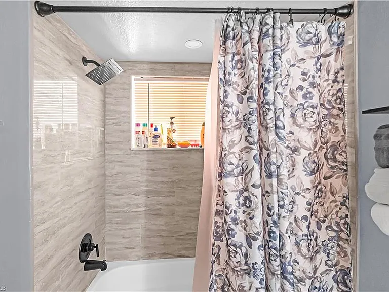 8274 Key Royal Cir #1033 — Photo 18