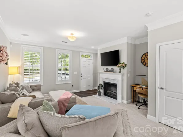 8935 Socata Way, Charlotte, NC 28269